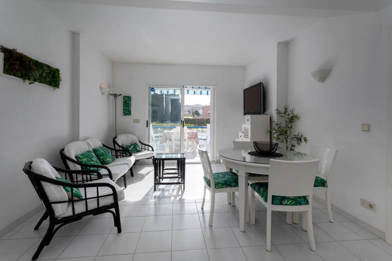 Apartment Cala Blanca, Bajo, 2 Dormitorios, By Bookindenia Denia