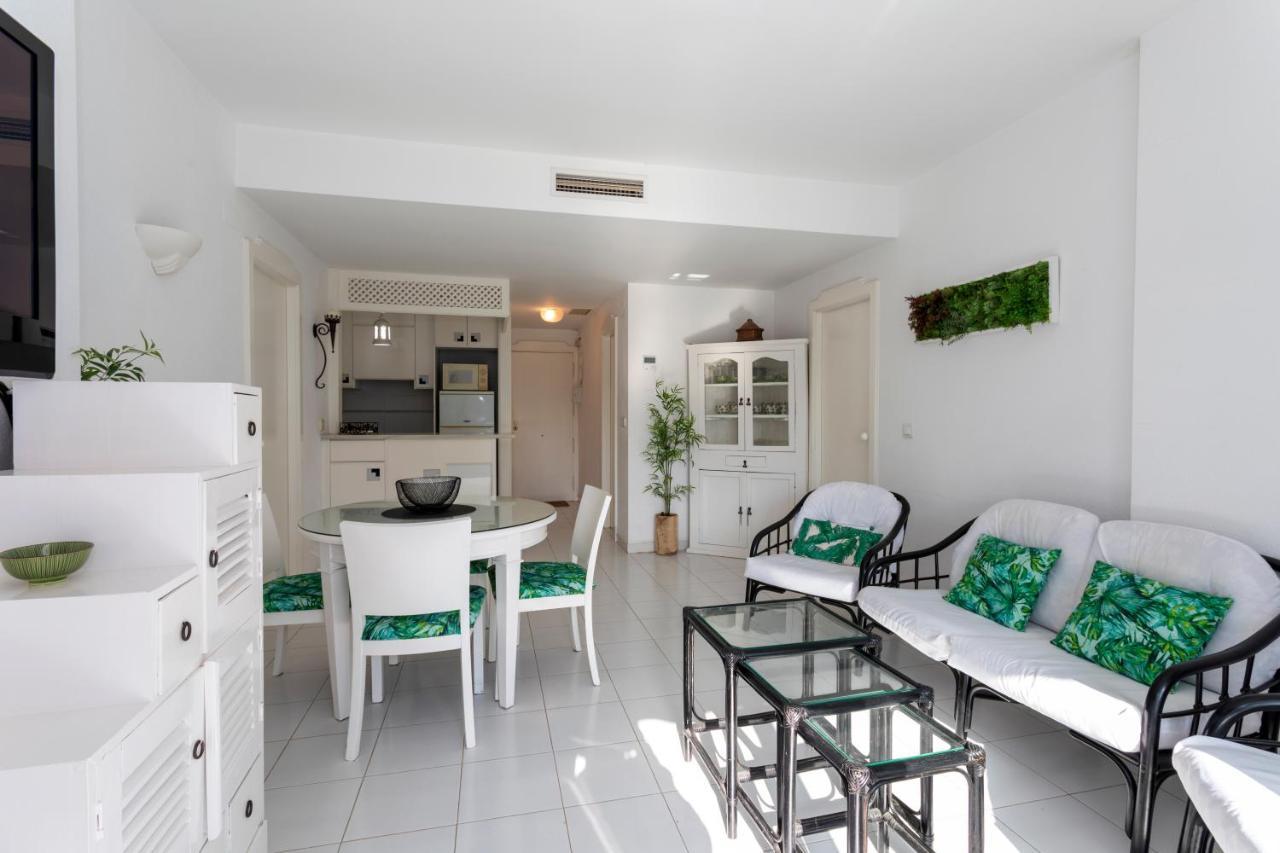 Cala Blanca, Bajo, 2 Dormitorios, By Bookindenia Appartement *